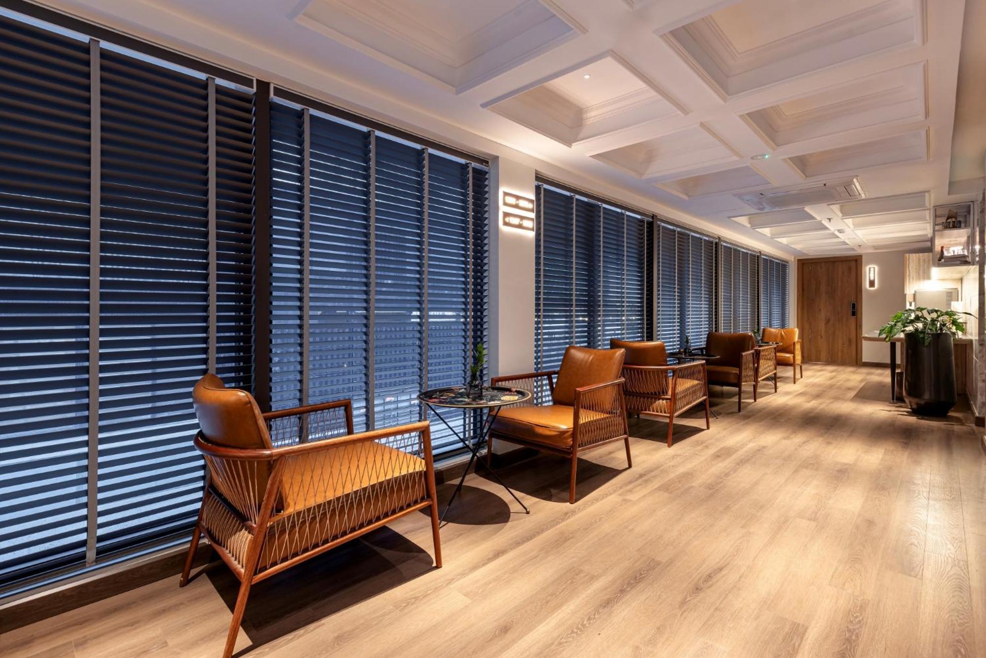 La Siesta Classic Hang Thung Hanoi Eksteriør bilde The lounge at the airport